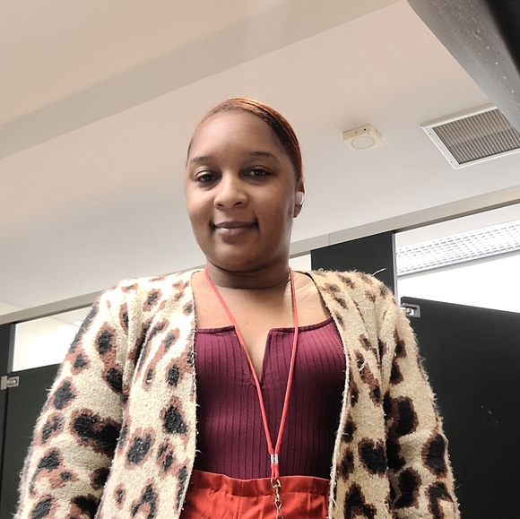 Meet your Posher, Valencia - Picture 2 of 4